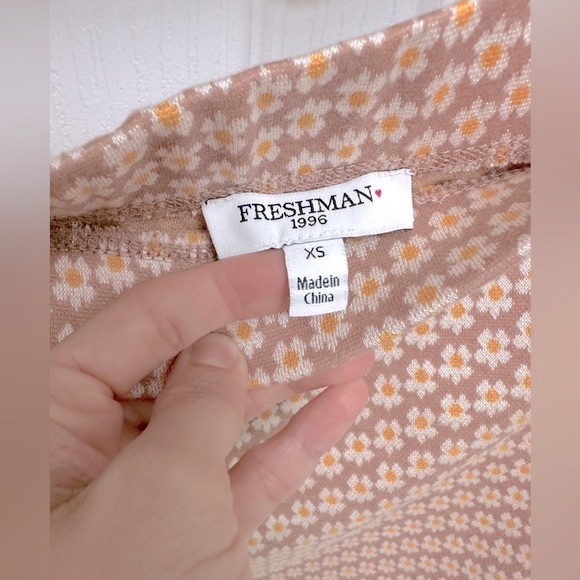 XS Dusty Pink/Daisy Two-Piece Cropped Shirt & Skirt Set - Picture 5 of 5